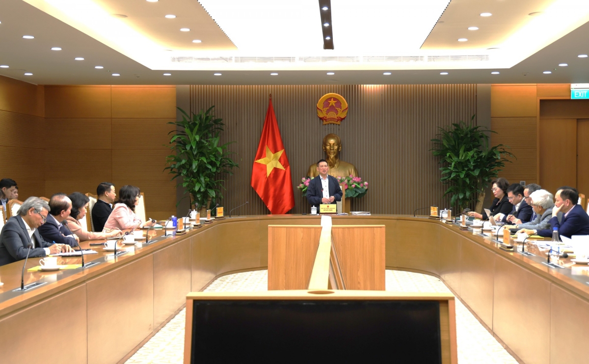 Phó Thủ tướng Hồ Đức Phớc đồng tình với báo cáo của NHNN Việt Nam, nêu rõ sẽ tiếp thu đầy đủ ý kiến của các chuyên gia để tập hợp, báo cáo với Thủ tướng Chính phủ