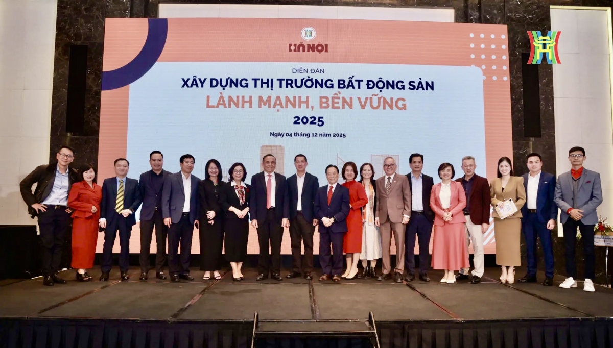 Các đại biểu tham gia Diễn đàn