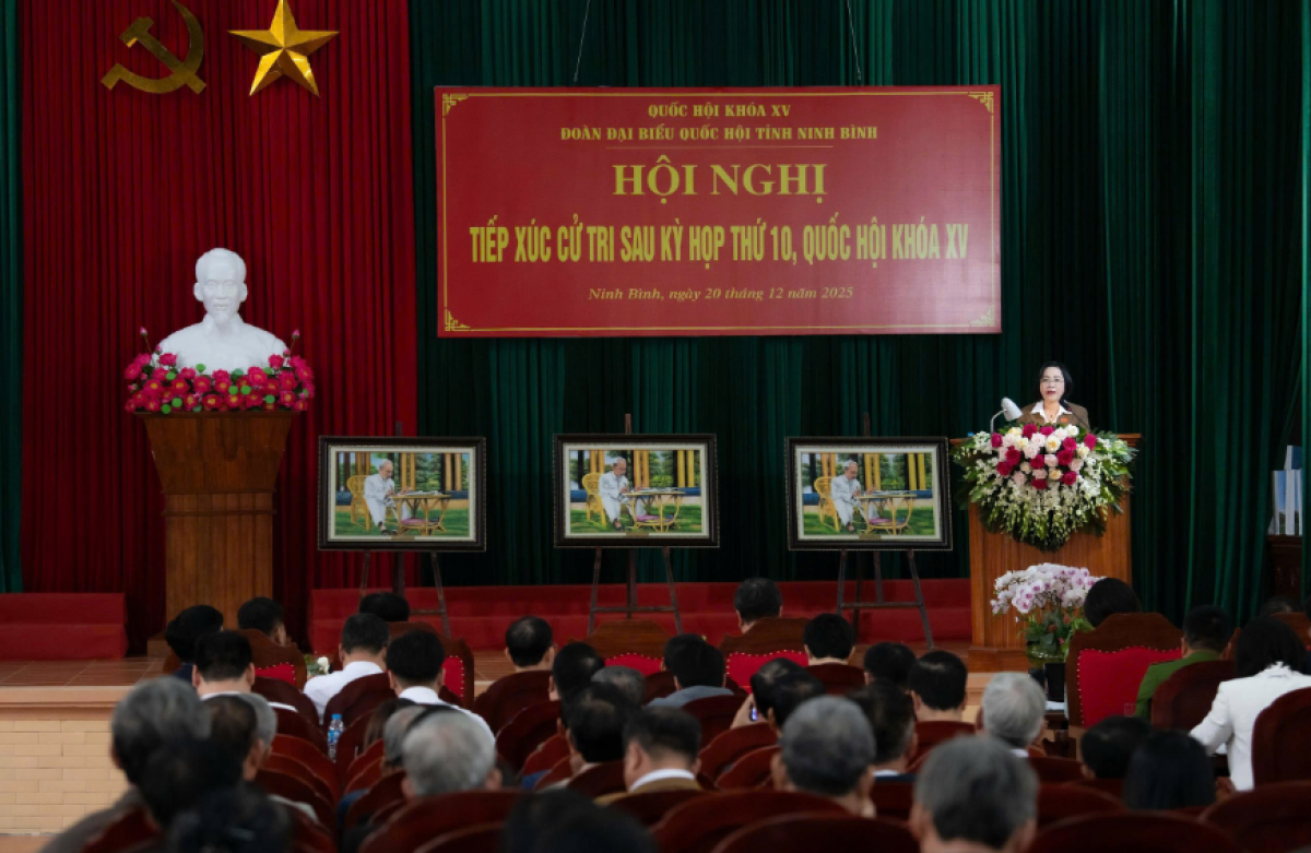 Phó Chủ tịch Quốc hội Nguyễn Thị Thanh tiếp xúc cử tri tại Ninh Bình (ảnh: Quốc hội)