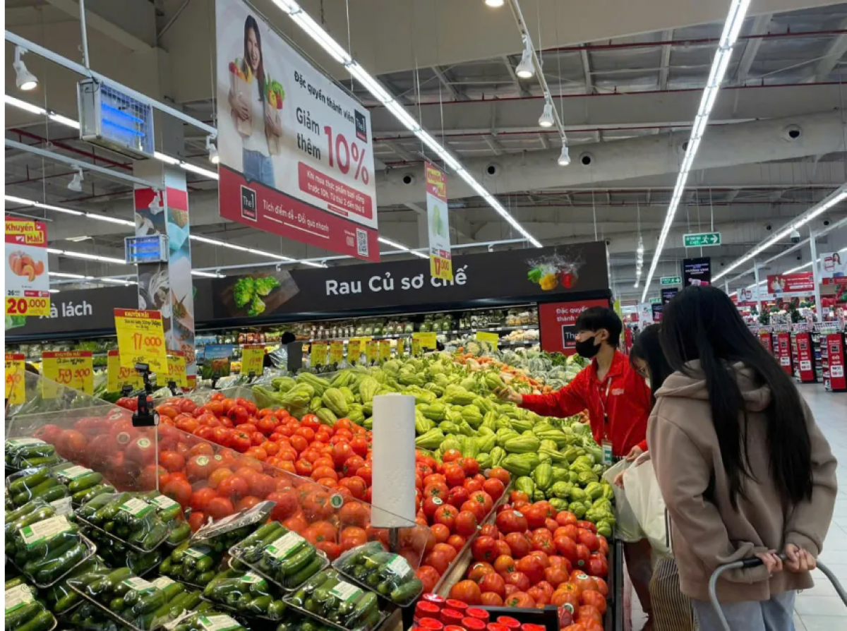 Hà Nội đang triển khai quyết liệt "Chiến dịch 45 ngày đêm" để đẩy mạnh sản xuất kinh doanh, kích cầu tiêu dùng, phát triển hạ tầng thương mại dịch vụ, nhằm hoàn thành mục tiêu tăng trưởng GRDP trên 8% của Thành phố trong năm 2025