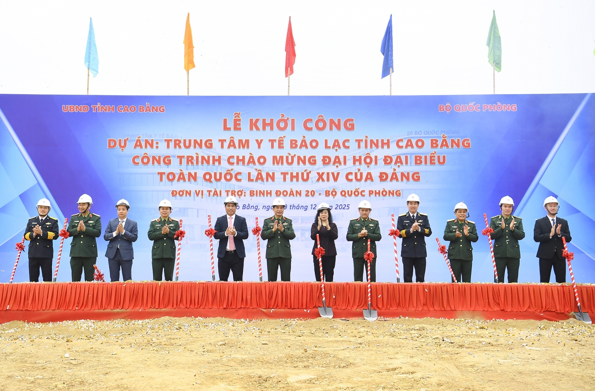 Các đại biểu Khởi công Trung tâm y tế Bảo Lạc