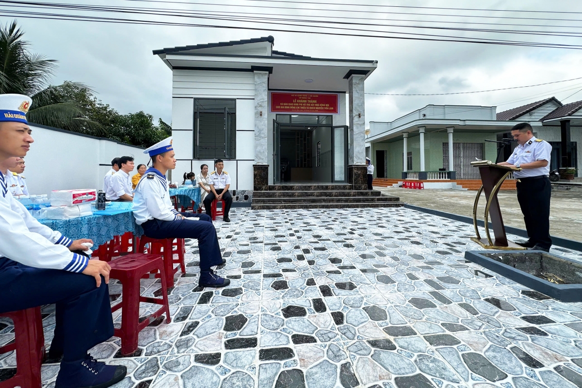 Quang cảnh buổi bàn giao