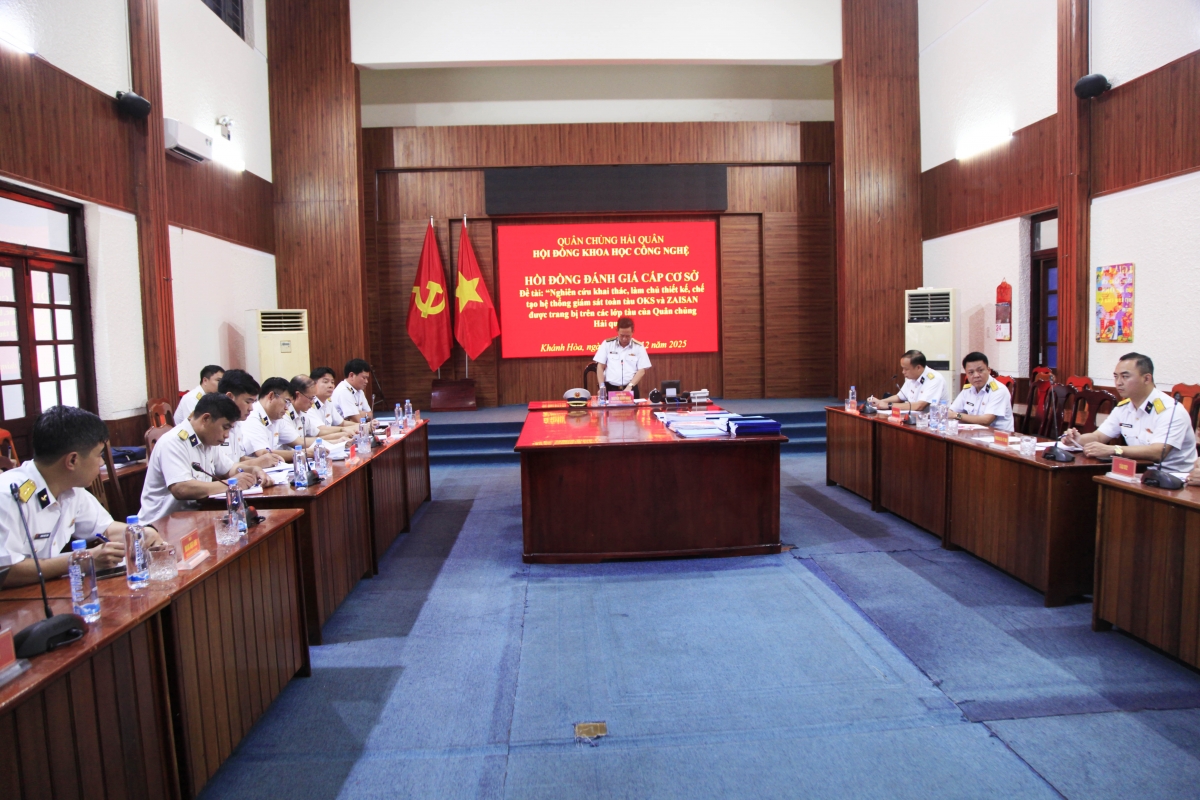 Quang cảnh nghiệm thu đề tài