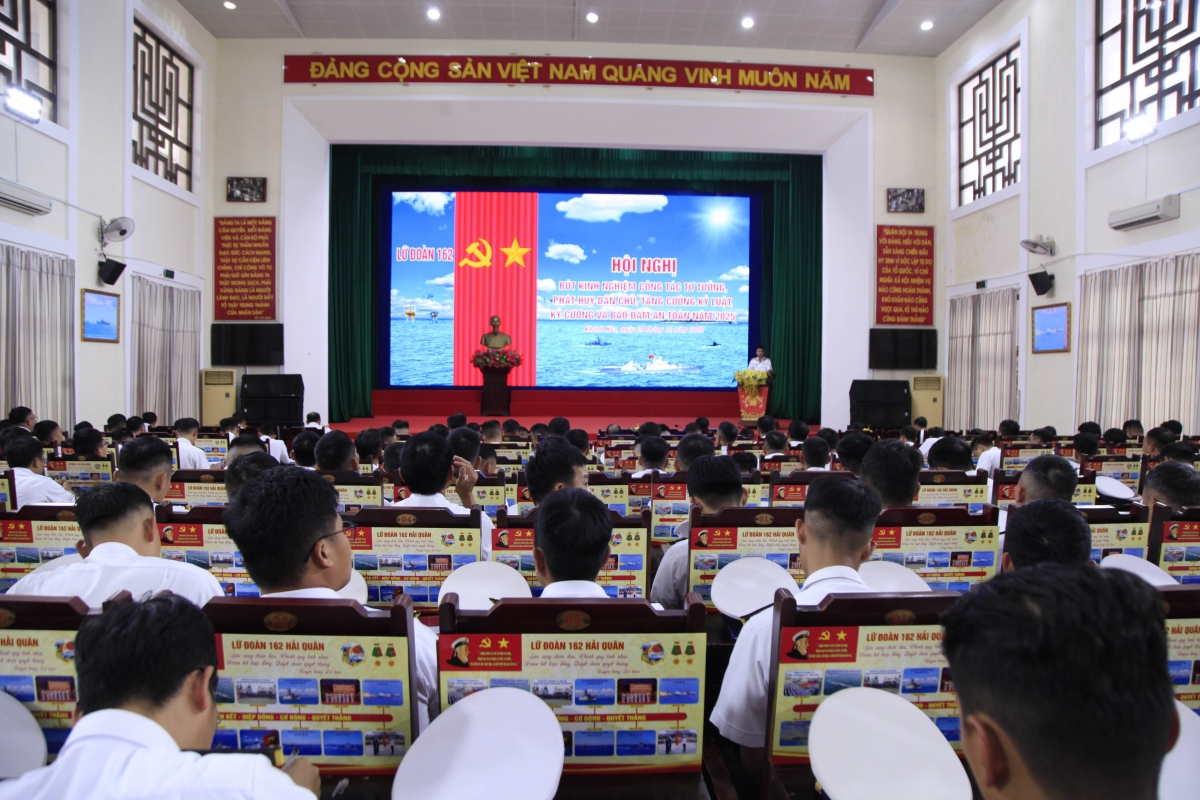 Quang cảnh hội nghị