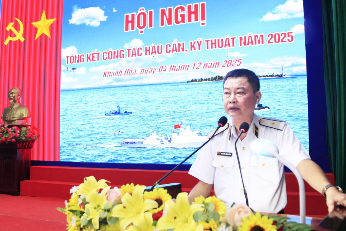 Chuẩn Đô đốc Nguyễn Anh Tuấn phát biểu chỉ đạo