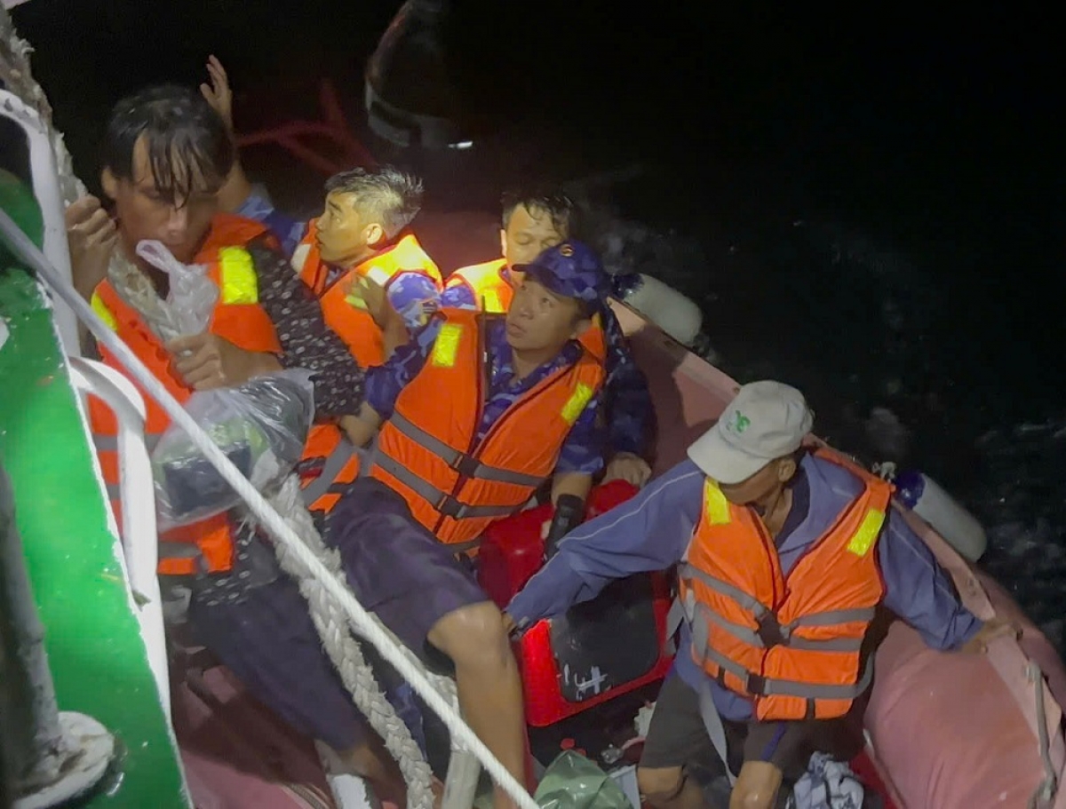 Lực lượng Cảnh sát biển sẵn sàng cứu hộ ngư dân bất cứ điều kiện thời tiết nào