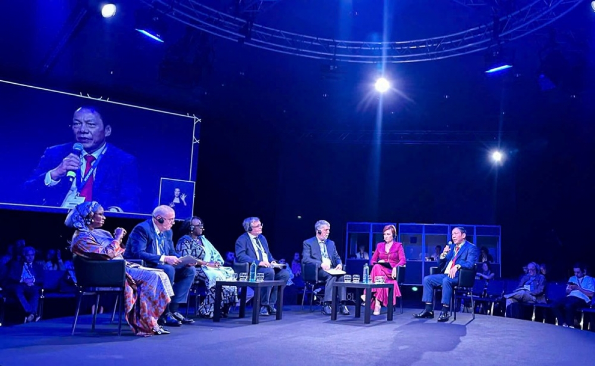 Bộ trưởng Bộ VHTTDL Nguyễn Văn Hùng đề xuất sáng kiến của Việt Nam về triển khai “Thập kỷ quốc tế về văn hóa vì sự phát triển bền vững” tại Hội nghị Thế giới về Chính sách văn hóa và phát triển bền vững