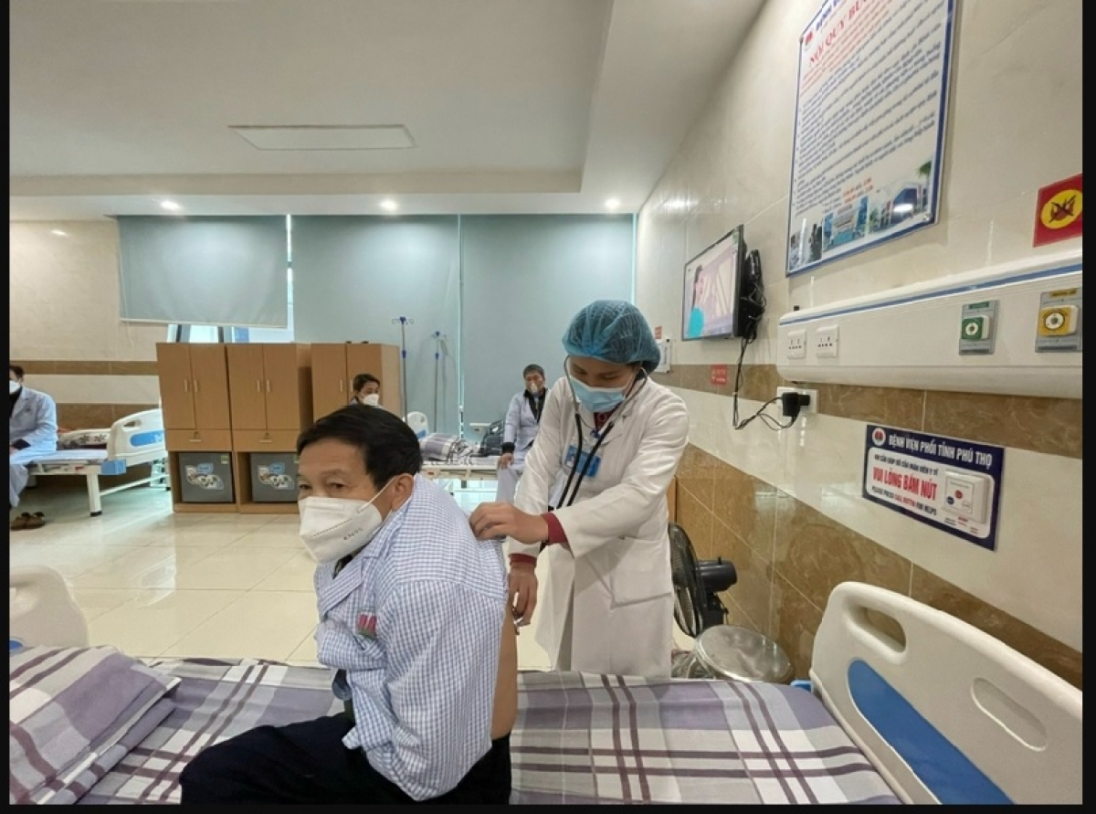 Bệnh viện Phổi trung ương đang có gần 1.000 bệnh nhân điều trị ung thư theo các chương trình hỗ trợ thuốc.