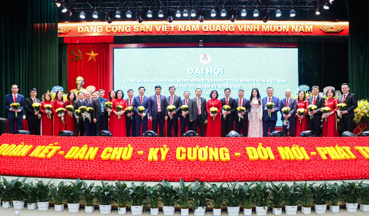 Ban Chấp hành Công đoàn Agribank khóa VII, nhiệm kỳ 2025-2030 ra mắt Đại hội.