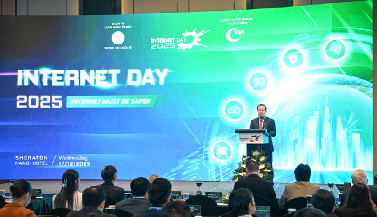 Thứ trưởng Bộ KH&amp;CN Phạm Đức Long phát biểu tại chương trình Internet Day 2025 