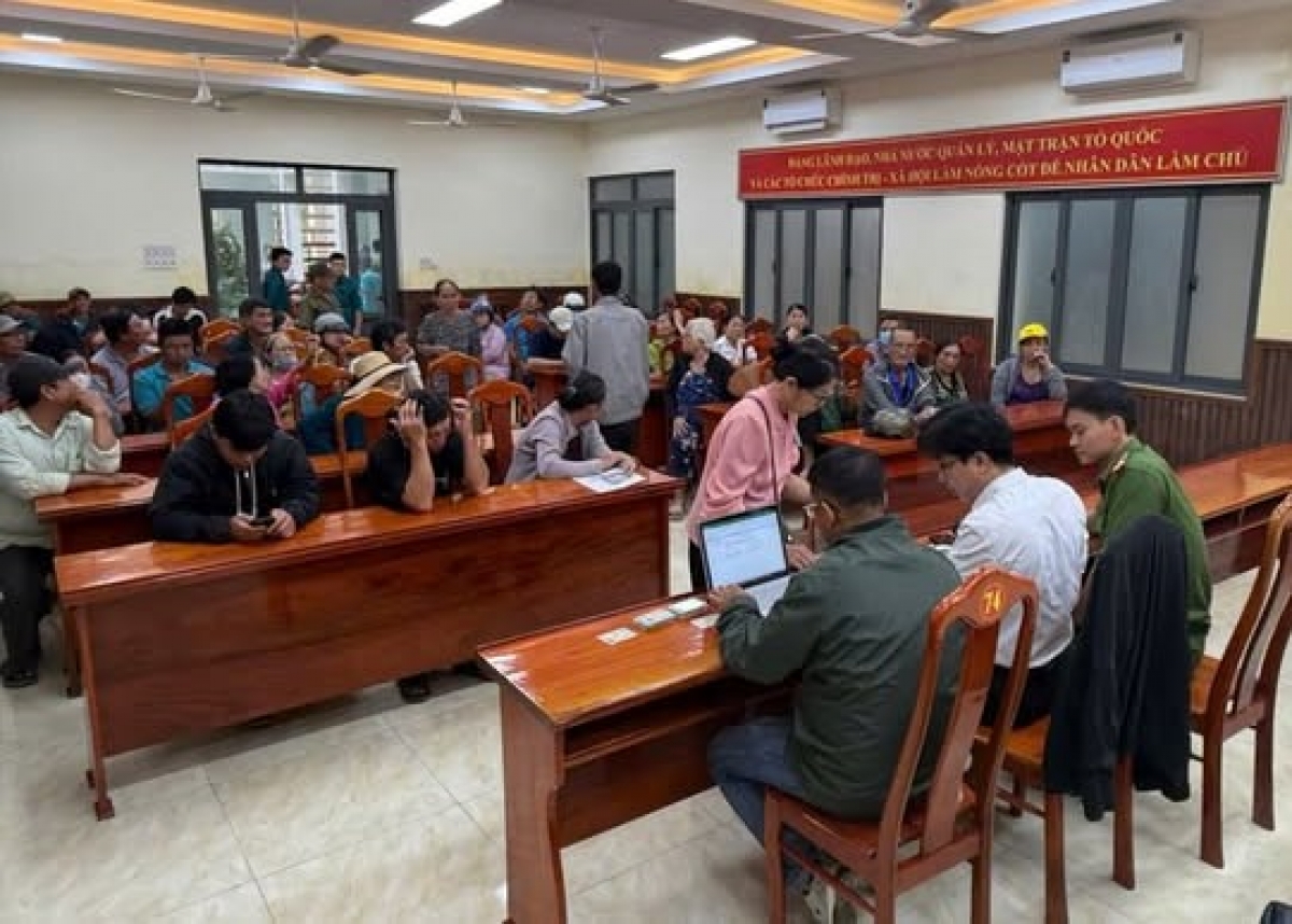 Tỉnh Khánh Hòa chi hàng trăm tỷ đồng hỗ trợ người dân bị ảnh hưởng do mưa lũ