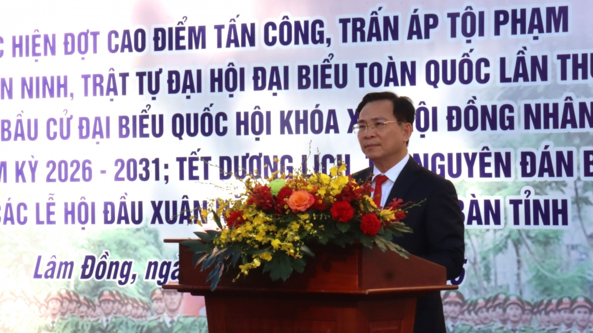 Chủ tịch UBND tỉnh Hồ Văn Mười phát biểu chỉ đạo tại Lễ ra quân đợt cao điểm tấn công, trấn áp tội phạm.