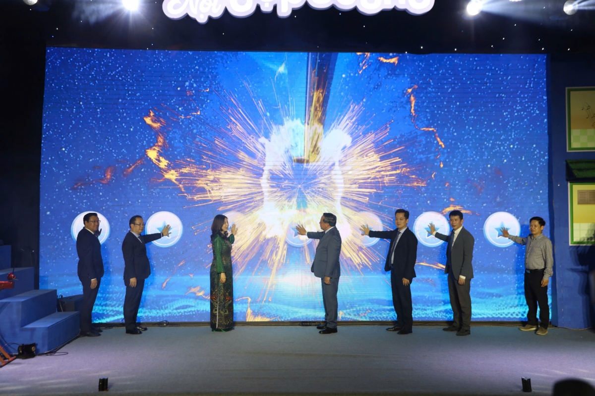 Giây phút khai mạc Chuỗi các hoạt động quảng bá sản phẩm du lịch đêm Hà Nội năm 2025