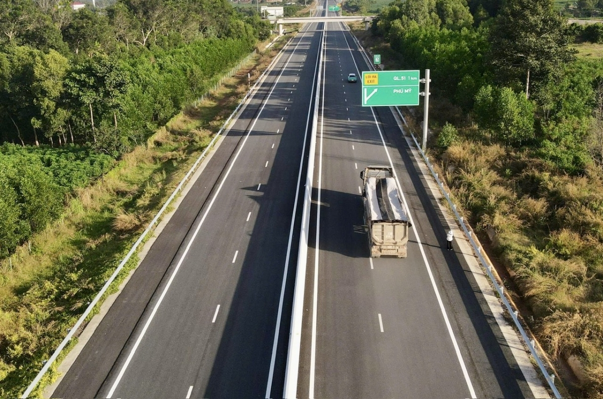 Đường cao tốc Biên Hòa - Vũng Tàu có chiều dài tuyến khoảng 54km, trong đó đoạn qua địa bàn TP.HCM có chiều dài gần 20km thuộc Dự án Thành phần 3.