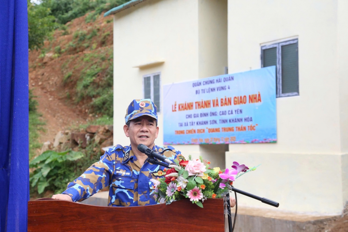 Đại tá Nguyễn Hữu Minh, Phó Chính ủy Vùng 4 Hải quân phát biểu