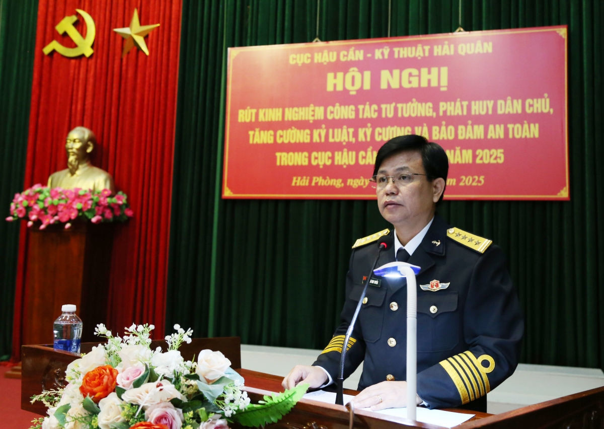 Đại tá Phạm Kim Tuyến, Bí thư Đảng ủy, Chính ủy Cục Hậu cần – Kỹ thuật Hải quân phát biểu chỉ đạo