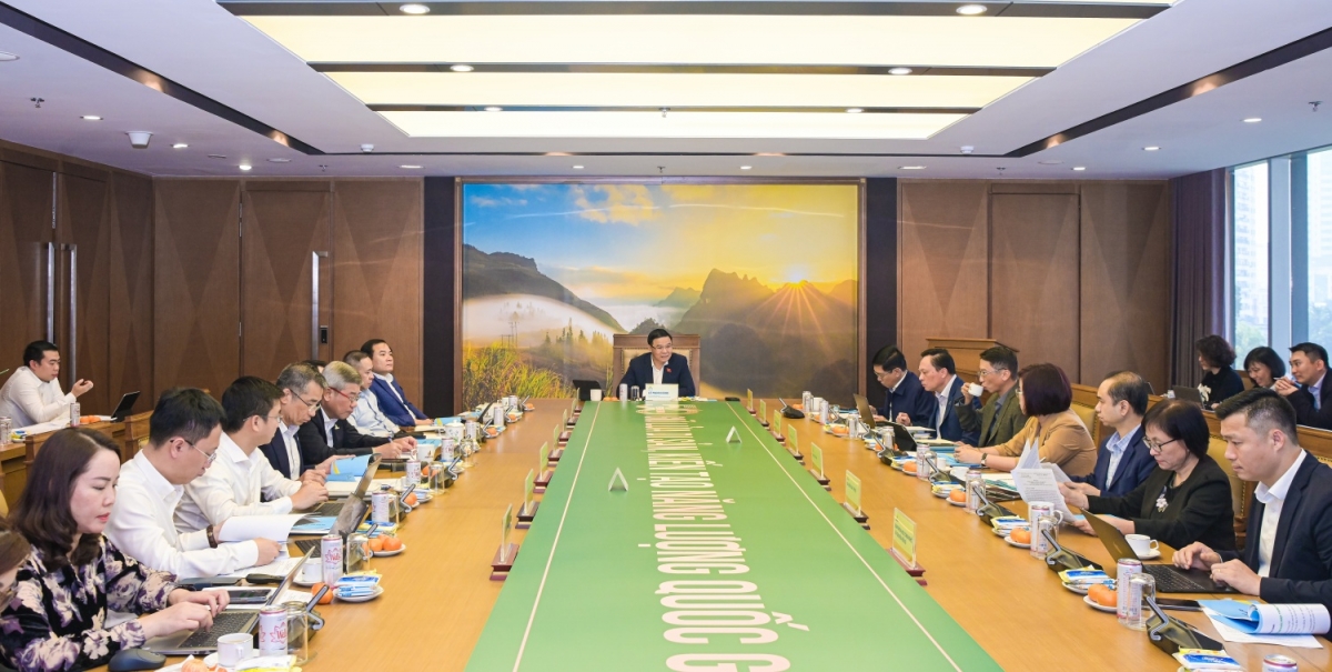 Chủ tịch HĐTV Petrovietnam Lê Mạnh Hùng chủ trì buổi làm việc (Ảnh Petrovietnam)