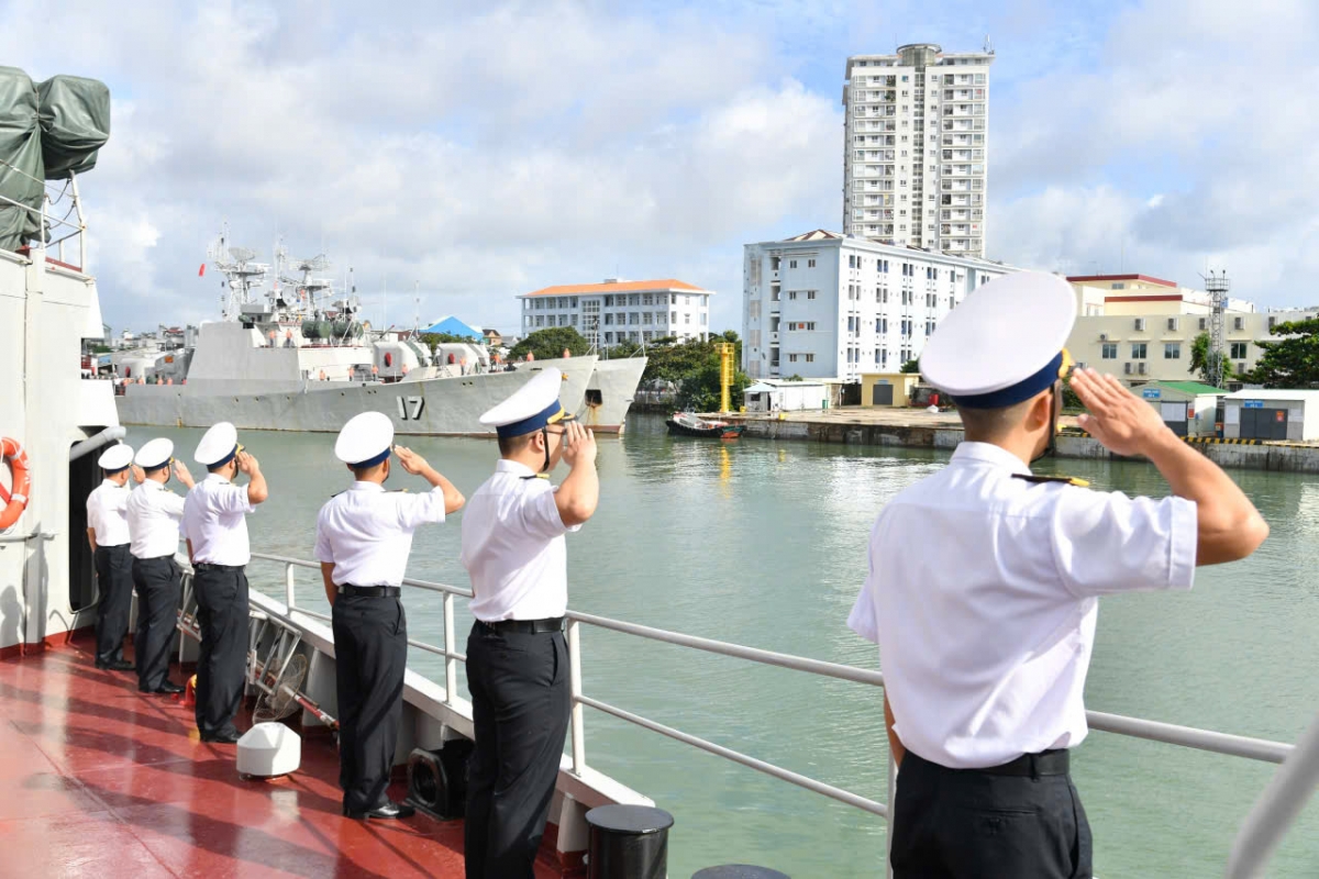 Tàu 09 rời cảng Lữ đoàn 171 đi thực hiện nhiệm vụ diễn tập Hàng hải ASEAN - Hoa Kỳ lần thứ 2 tại Indonesia