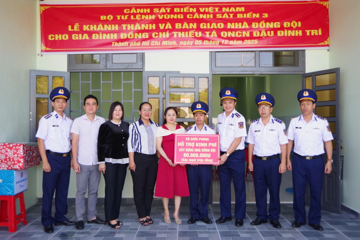 BTL Vùng Cảnh sát biển 3 bàn giao nhà đồng đội cho quân nhân