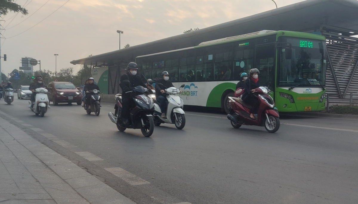 Hà Nội rét về đêm và sáng, nhiệt độ thấp nhất 17-18 độ C.