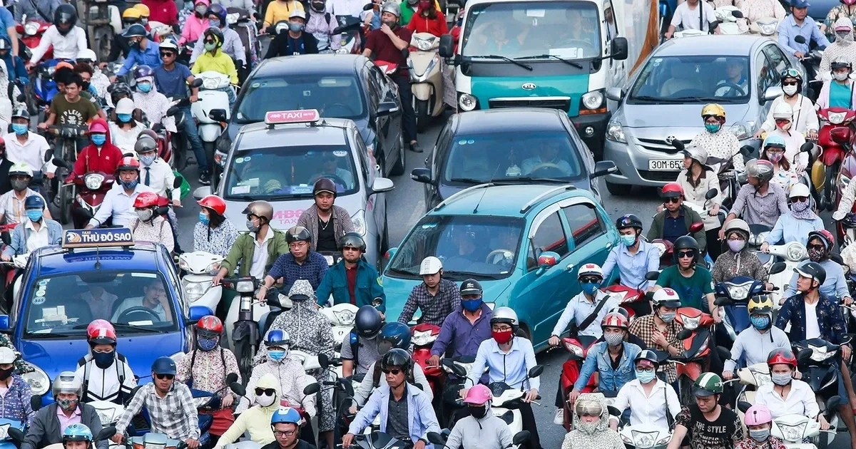 Theo Nghị quyết, tại vùng phát thải thấp, xe môtô và xe gắn máy chạy xăng sẽ bị cấm lưu thông tùy theo từng khung giờ hoặc từng khu vực; xe hành nghề trên nền tảng ứng dụng cũng không được phép hoạt động.