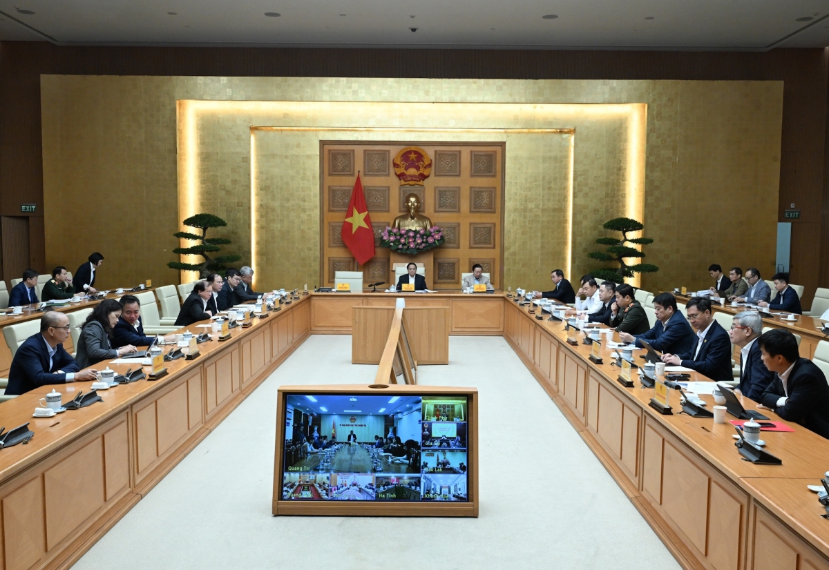 Thủ tướng Chính phủ Phạm Minh Chính chủ trì Hội nghị trực tuyến bàn các giải pháp để triển khai "Chiến dịch Quang Trung" thần tốc xây dựng lại, sửa chữa nhà ở cho các gia đình có thiệt hại do các đợt thiên tai vừa qua.