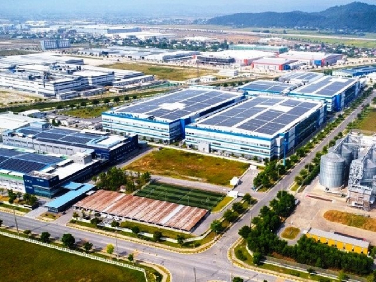 Trong 9 tháng năm 2025, Nghệ An thu hút hơn 869 triệu USD vốn FDI. (Ảnh: Các dự án lớn đang dần lấp đầy Khu công nghiệp VSIP Nghệ An.)
