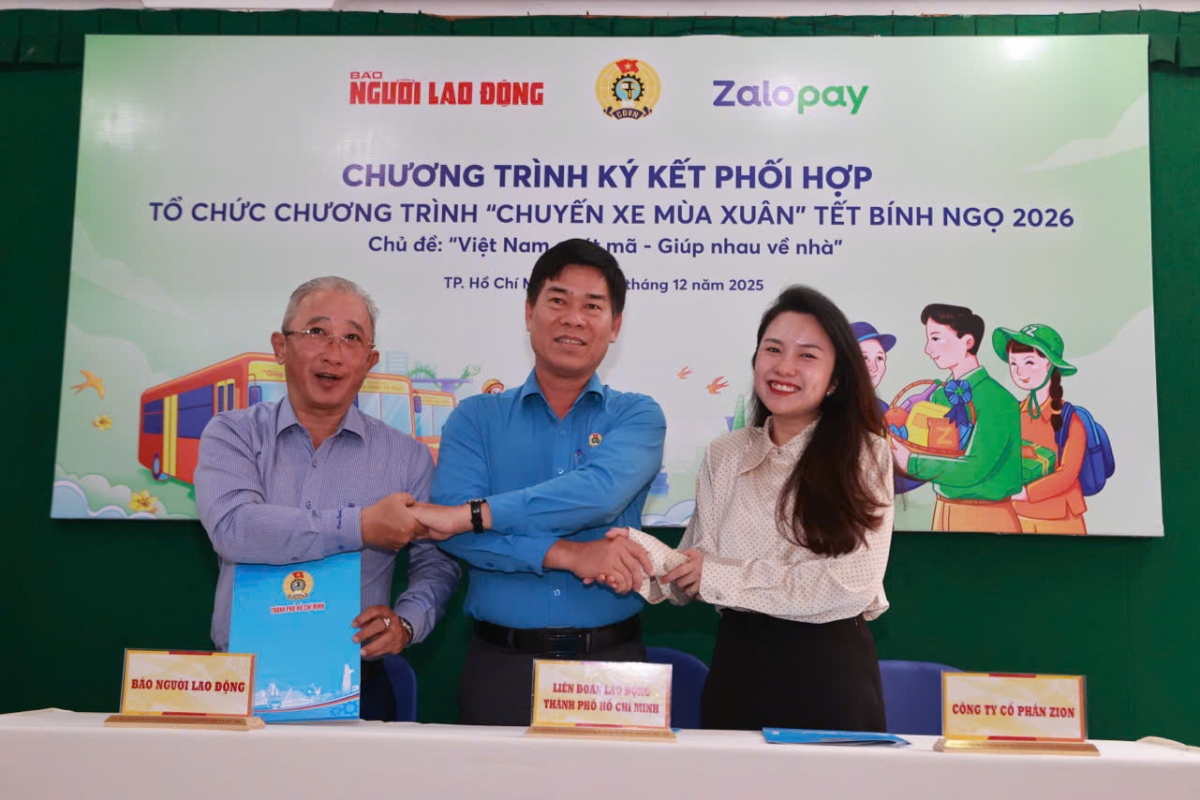 Ký kết chương trình “Chuyến xe mùa Xuân” Tết Bính Ngọ 2026 (Ảnh Kim Dung)