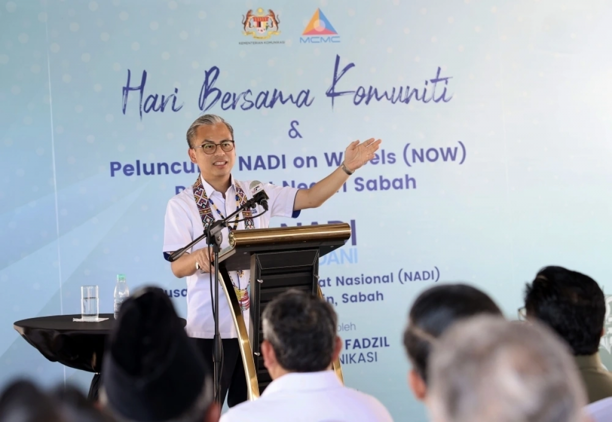 Bộ trưởng Truyền thông Malaysia Datuk Fahmi Fadzil phát biểu ngày 15/10. Ảnh: Bernama.