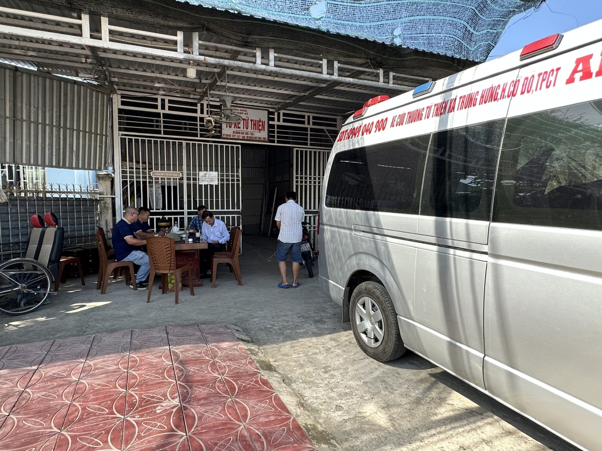 Những chuyến xe xuyên đêm không chỉ chở theo bệnh nhân, mà còn chở theo nghĩa tình