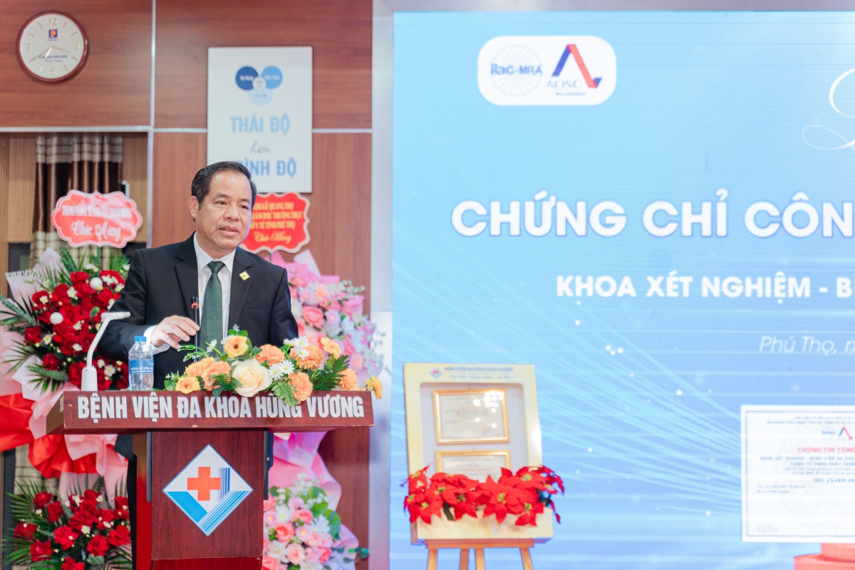 Ông Phạm Văn Học -  Chủ tịch Hội đồng Thành viên – Tổng Giám đốc của Hệ thống Y tế Hùng Vương phát biểu tại buổi lễ
