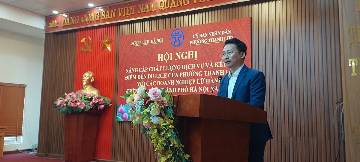 Ông Trần Trung Hiếu - Phó Giám đốc Sở Du lịch Hà Nội phát biểu tại Hội nghị