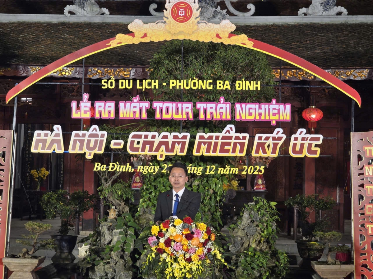 Ông Trần Trung Hiếu - Phó Giám đốc Sở Du lịch Hà Nội phát biểu tại lễ ra mắt tour Hà Nội - Chạm miền ký ức