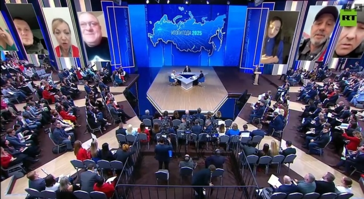 Quang cảnh phiên hỏi đáp thường niên trên truyền hình để tổng kết những kết quả trong năm 2025 của Tổng thống Nga Vladimir Putin. Ảnh: RT