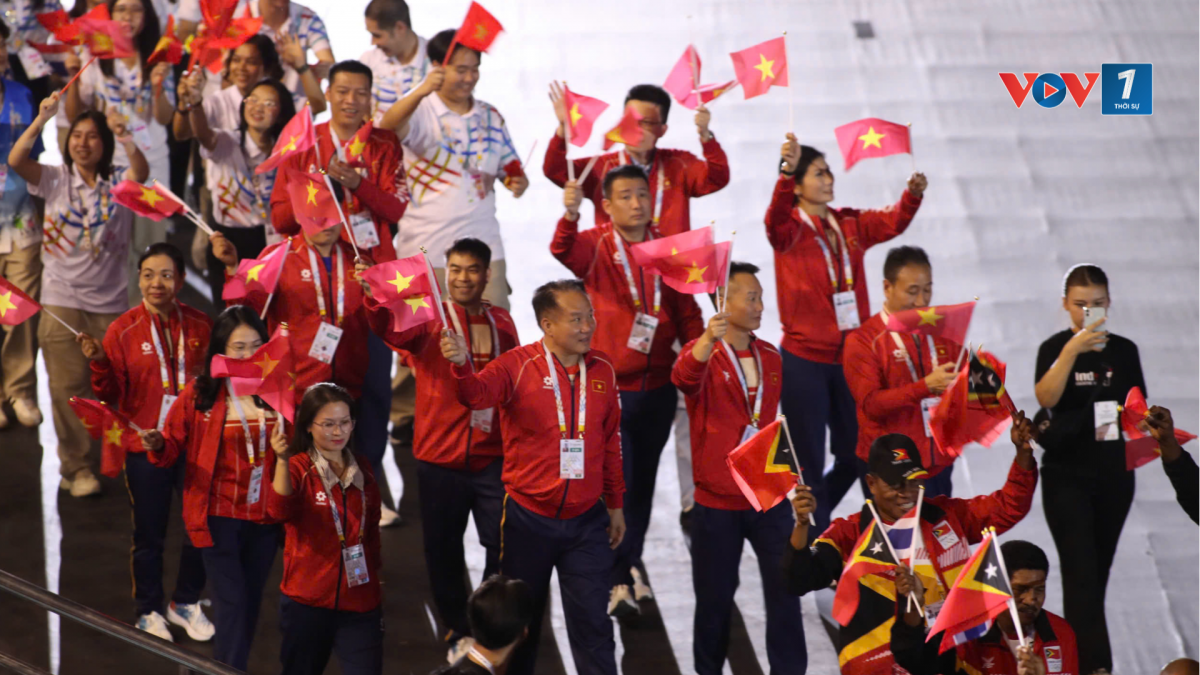 Đoàn thể thao Việt Nam tham gia diễu hành tại lễ bế mạc SEA Games 33 tối 20/12/2025.