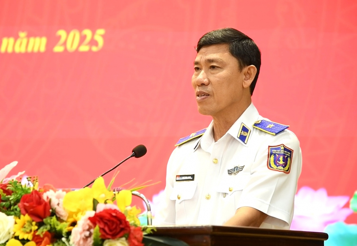 Thiếu tướng Ngô Bình Minh, Phó Bí thư Đảng ủy, Tư lệnh Vùng Cảnh sát biển 3 chủ trì Hội nghị