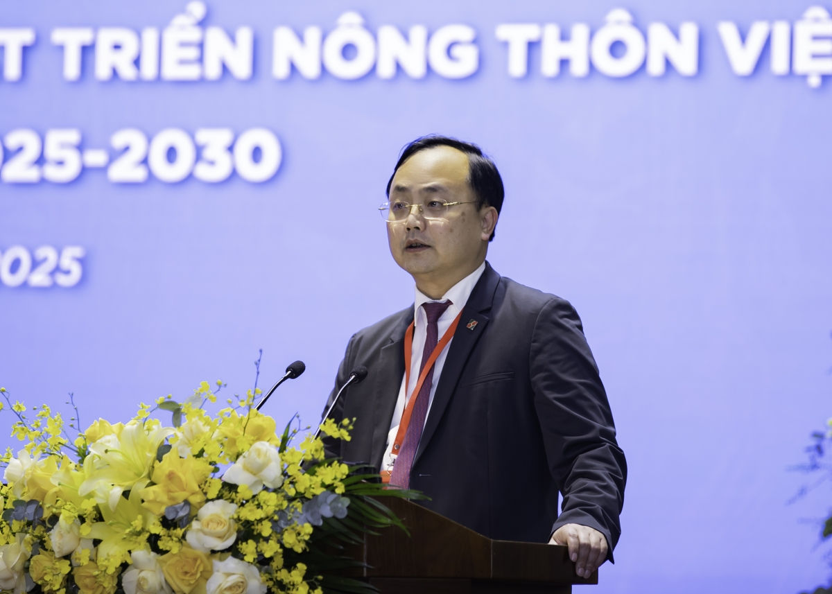 Ông Tô Huy Vũ, Bí thư Đảng ủy, Chủ tịch Hội đồng thành viên Agribank phát biểu tại Đại hội.