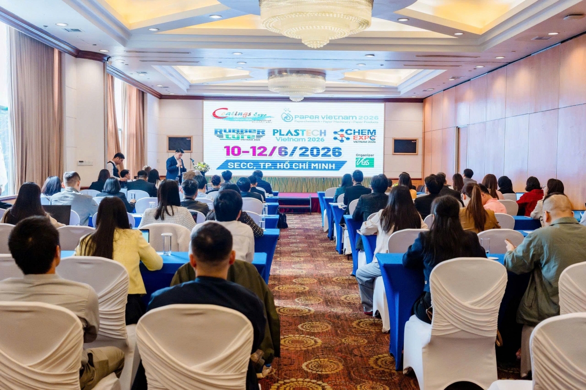 Toàn cảnh Hội nghị giới thiệu chuỗi triển lãm quốc tế chuyên ngành Sơn phủ, Giấy, Cao su, Nhựa và Hóa chất tại Việt Nam