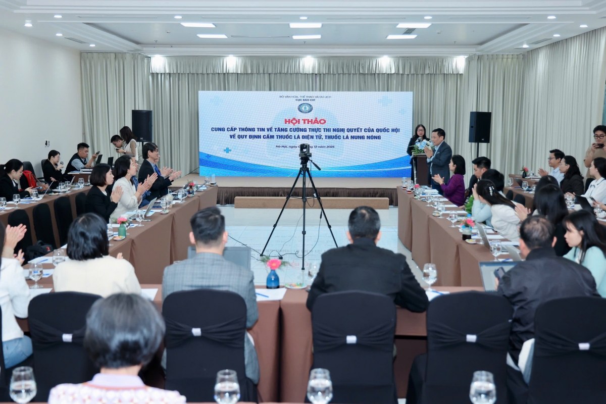 Toàn cảnh Hội thảo cung cấp thông tin về tăng cường thực thi Nghị quyết của Quốc hội về Qui định cấm thuốc lá điện tử, thuốc lá nung nóng