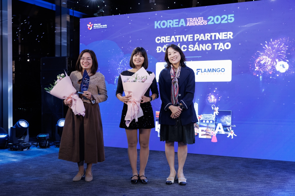 Trưởng đại diện Văn phòng Đại diện Tổng cục Du lịch Hàn Quốc tại Việt Nam vinh danh Đối tác sáng tạo