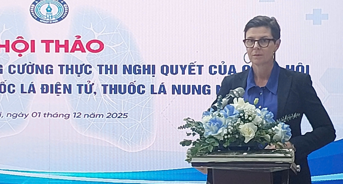 TS Angela Pratt Đại diện Tổ chức Y tế thế giới tại Việt Nam phát biểu tại Hội thảo