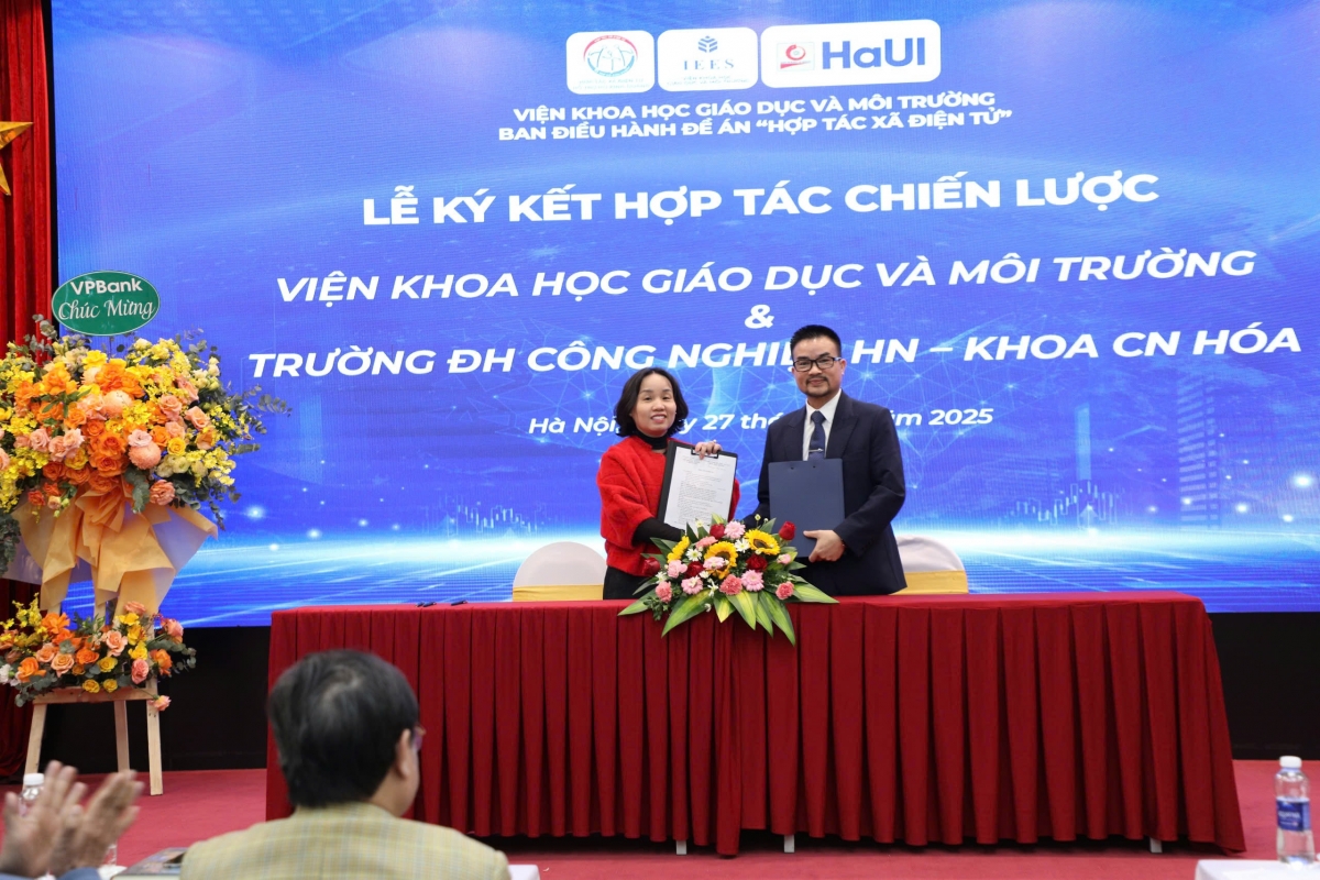 Viện Khoa học Giáo dục và Môi trường ký kết hợp tác chiến lược với Trường Đại học Công nghiệp Hà Nội