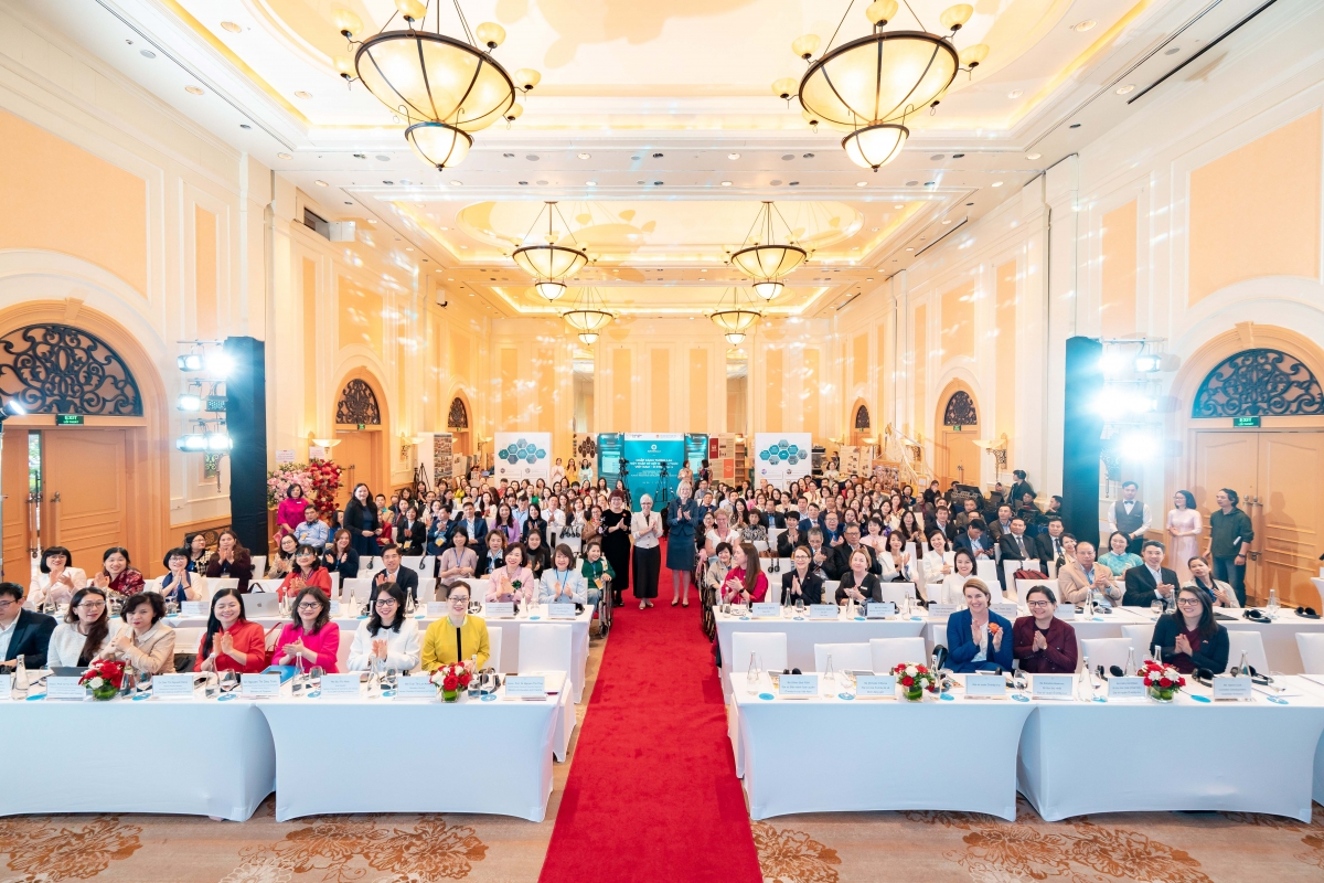 Gần 200 đại biểu đến từ các cơ quan đối tác và cựu sinh tham dự và chúc mừng các thành tựu chặng đường 10 năm qua của Aus4Skills. Ảnh: ĐSQ Australia.