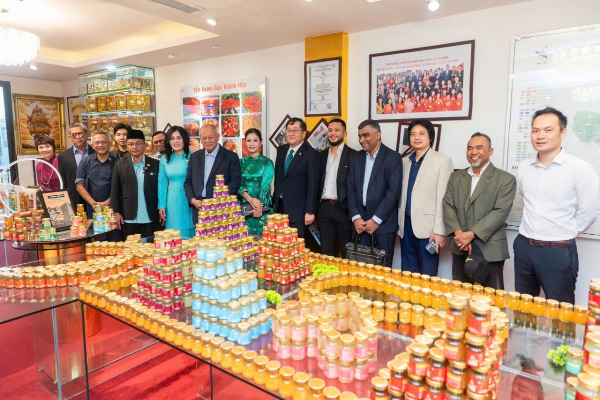 Sản phẩm Yến chưng và Yến thô của Công ty TNHH Helen Solar đã đạt chứng nhận Halal quốc gia, qua đó thu hút sự quan tâm của nhiều thị trường trên thế giới và gia tăng cơ hội mở rộng xuất khẩu.