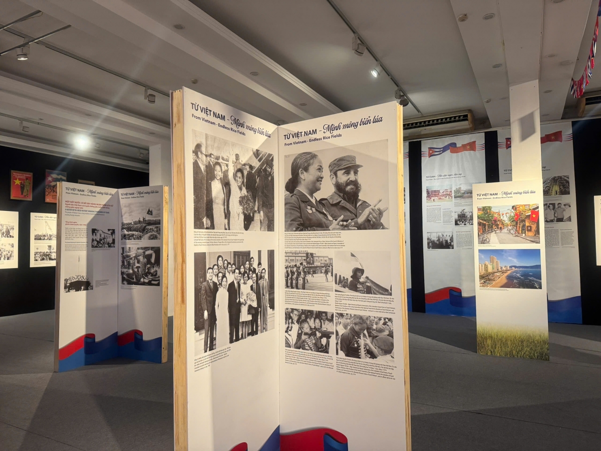 Triển lãm trưng bày hình ảnh, tài liệu, hiện vật tiêu biểu phản ánh khái quát lịch sử mối quan hệ hữu nghị Việt Nam- Cuba