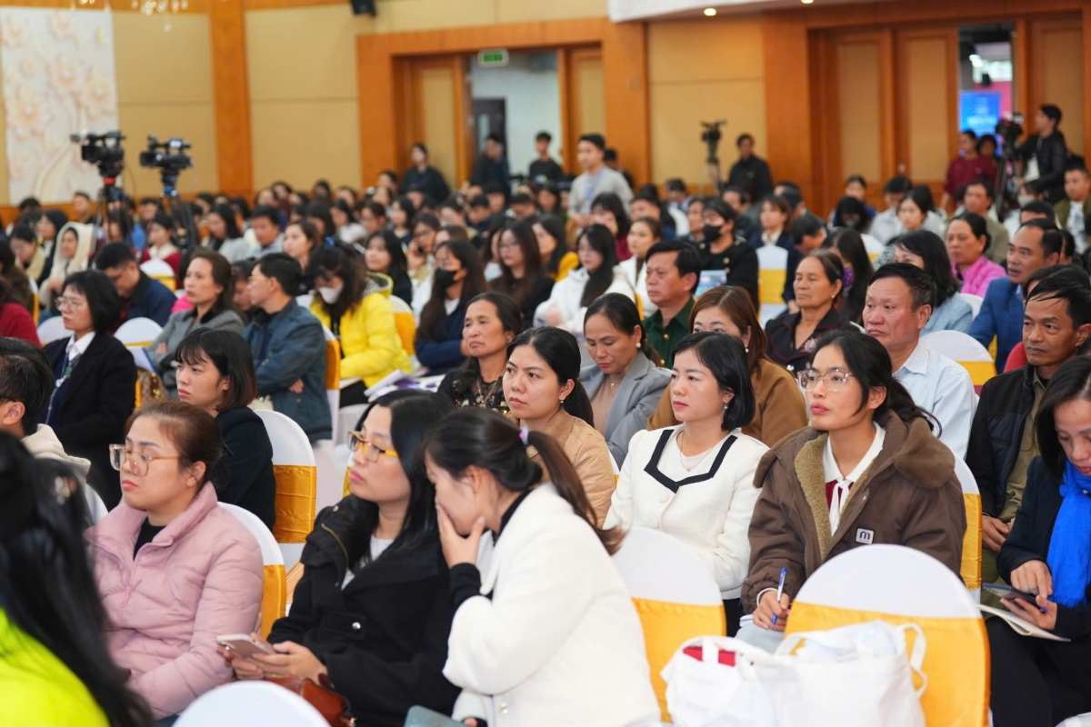 Các hộ kinh doanh tham dự hội thảo