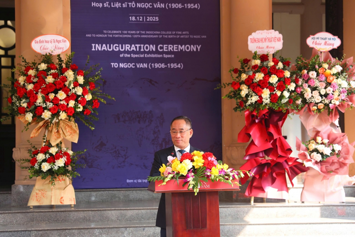 Ông Nguyễn Anh Minh, Giám đốc Bảo tàng Mỹ thuật Việt Nam phát biểu tại sự kiện