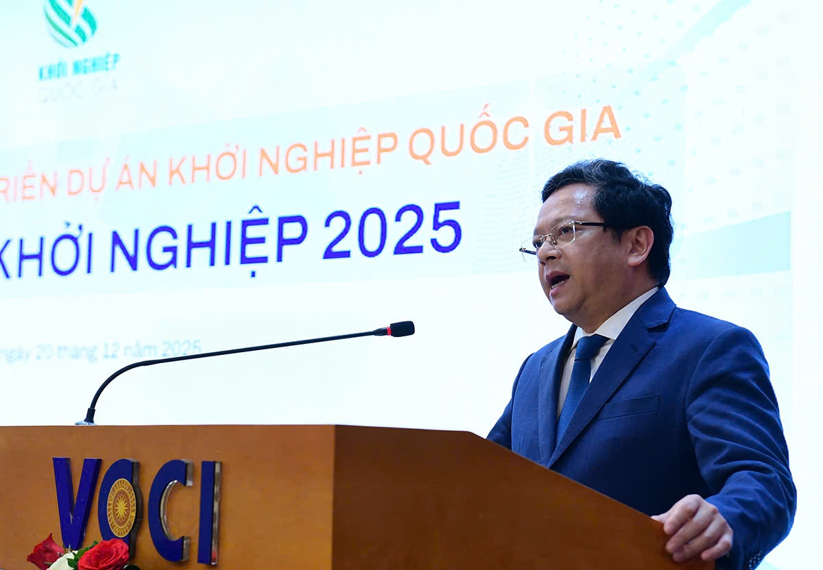 Phó Trưởng ban, Ban Chính sách Chiến lược Trung ương Nguyễn Đức Hiển phát biểu tại chương trình