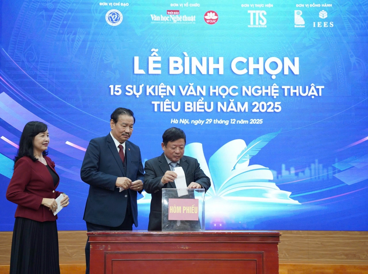 Các đại biểu tham dự bỏ phiếu bình chọn 15 sự kiện tiêu biểu