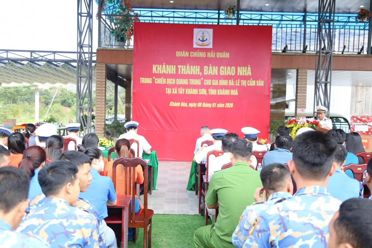 Quang cảnh buổi bàn giao